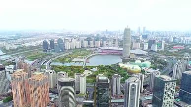 大气震撼航拍郑州会展中心全景高清4k视频的预览图